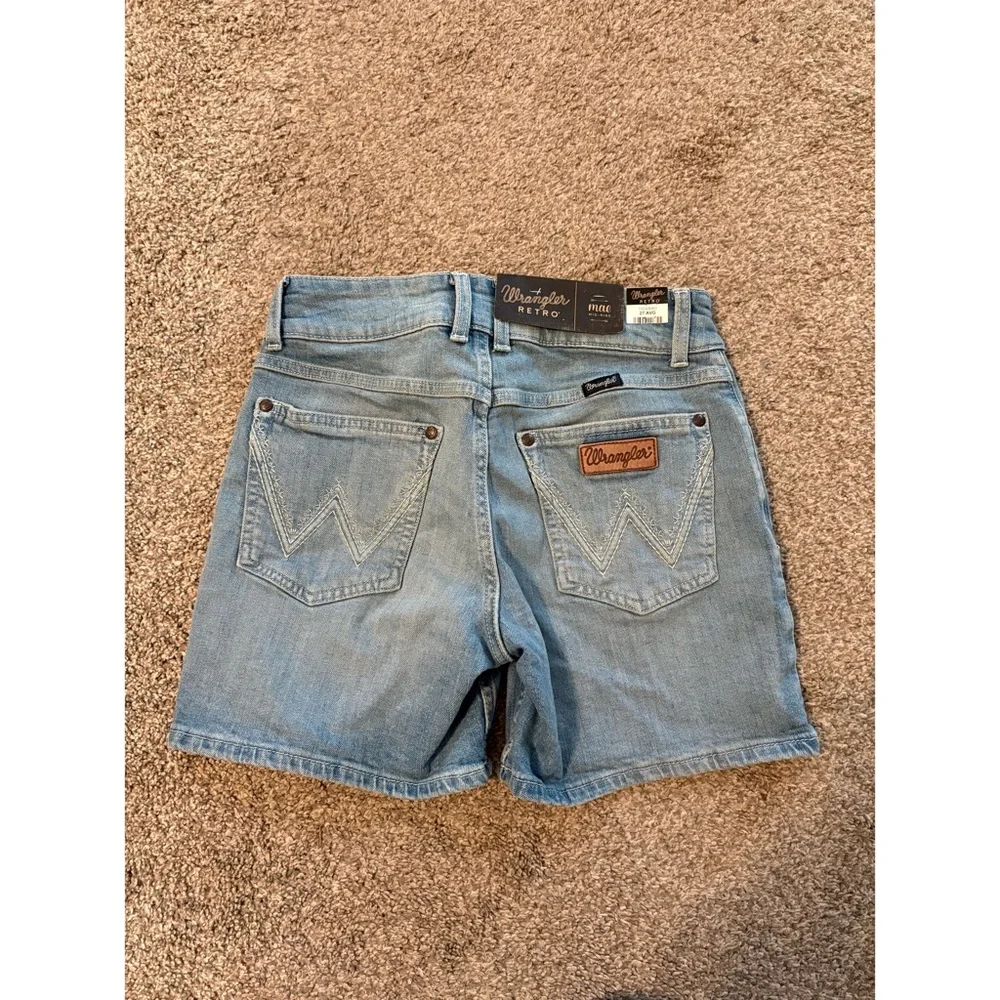 Wrangler Retro | Mae Denim Mid-Rise Shorts (Light Wash, 99% Cotton) - Picture 3 of 9
